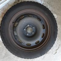 Cerchi in acciaio 15" gommati invernali