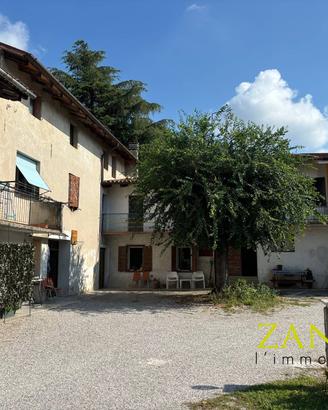Casa accostata - Capriva del Friuli