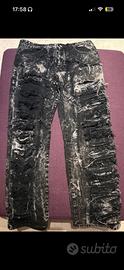 Jeans strappati