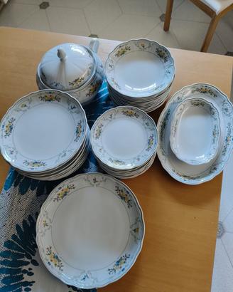 Servizio completo in porcellana 12 persone 