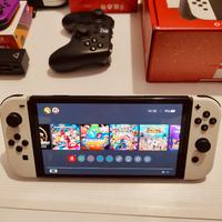 Nintendo Switch OLED bianca