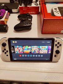 Nintendo Switch OLED bianca