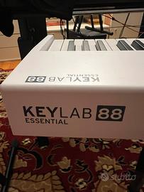 Arturia Keylab 88 ESSENTIAL con pedale sustain