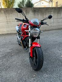Ducati Monster 696