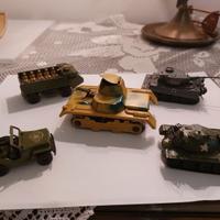 Set di 5 macchinine militari in metallo vintage