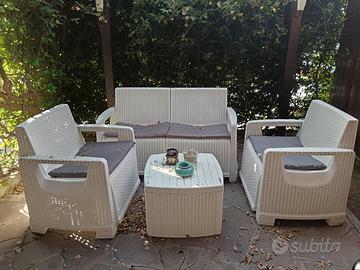 Tavolino e poltrone giardino