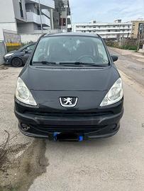 Peugeot 1007 1.4 benzina
