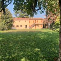 Grande rustico con 1000 mq di terreno