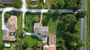 villa-singola-con-comodi-spazi-ed-ampio-giardino