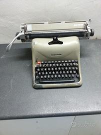 Macchina da scrivere olivetti antica