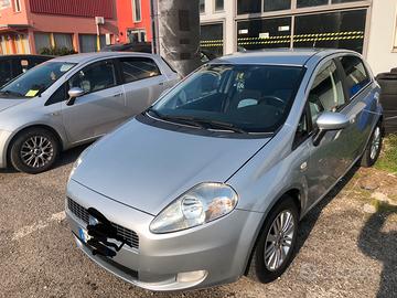 Fiat grande punto Gpl tenuta bene