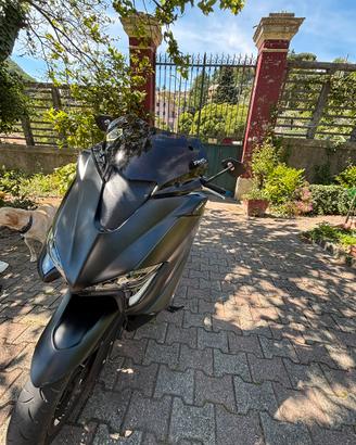 Tmax 560