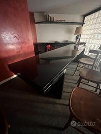 tavolo Orsello anni '70-80 disegnato da Scarpa