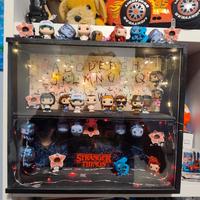espositore e mini Funko pop stranger things 