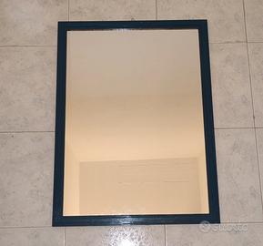 Specchio unico con cornice nera elegante 