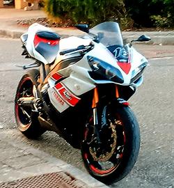 Yamaha R1 