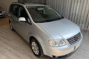 Volkswagen Touran Highline 1.9 Diesel