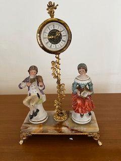 Orologio da tavolo in stile barocco