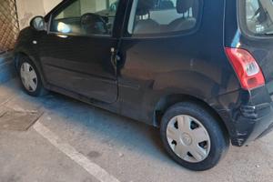 veicolo renault twingo