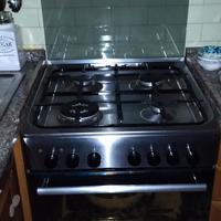 Cucina con forno inox 