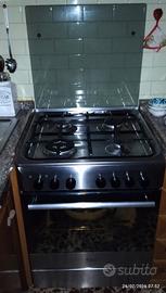 Cucina con forno inox 