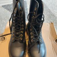 Anfibi Dr. Martens n.36 Vegan 1490