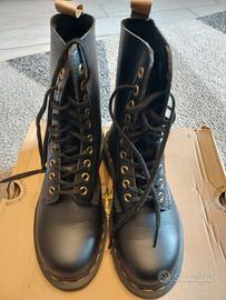 Anfibi Dr. Martens n.36 Vegan 1490