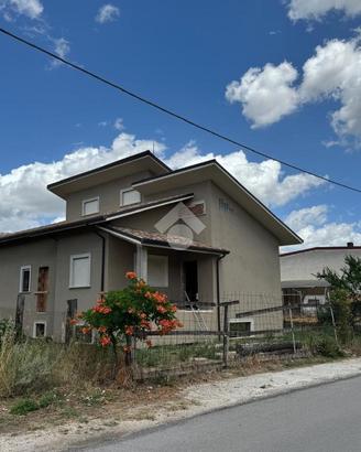 VILLA SINGOLA A AVEZZANO