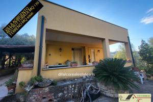 Villa RISTRUTTURATA mq 170 SU LOTTO mq 6000