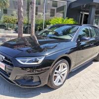 AUDI A4 Avant 40 TDI S tronic TOTAL BLACK
