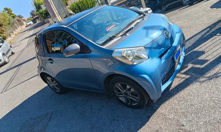 Toyota iQ 1.0 CVT Trend