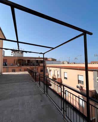 4 Vani con Ampio Terrazzo Pressi Oreto/Stazione