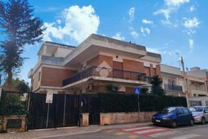 PALAZZO A POLIGNANO A MARE