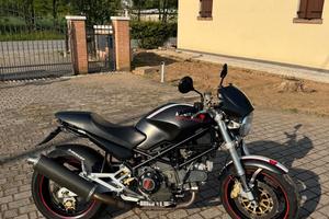 Ducati Monster 900 