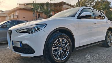 Alfa Romeo Stelvio 2.2 Q4 190 cv