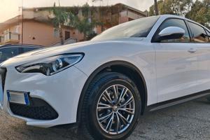 Alfa Romeo Stelvio 2.2 Q4 190 cv