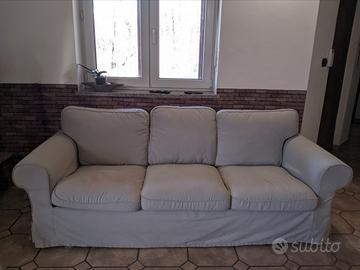 divano a 3 posti 
