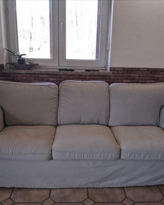 divano a 3 posti 