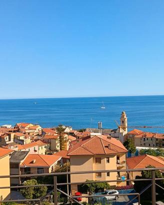 Trilocale vista mare