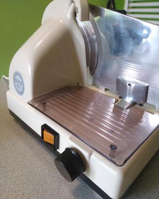 affetatrice elettrica  quick mill.