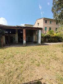 Casale rustico con terreno