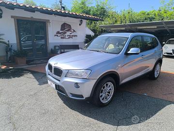 BMW X3 xDrive20d Eletta NAVI! PDC! R17!