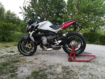 MV Agusta brutale 800