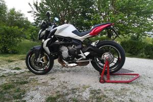 MV Agusta brutale 800