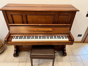 Pianoforte verticale Yamaha