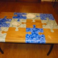 Tavolino basso dipinto a mano – pezzo unico