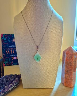 collana con fiore verde acqua 