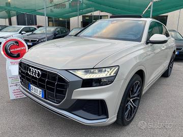 Audi Q8 50 3.0 286 CV quattro Tetto S line edition