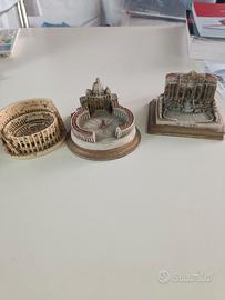 set souvenir in resina Colosseo san Pietro di trev