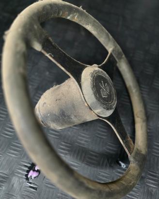 volante auto d'epoca con clacson stemma chrevolet